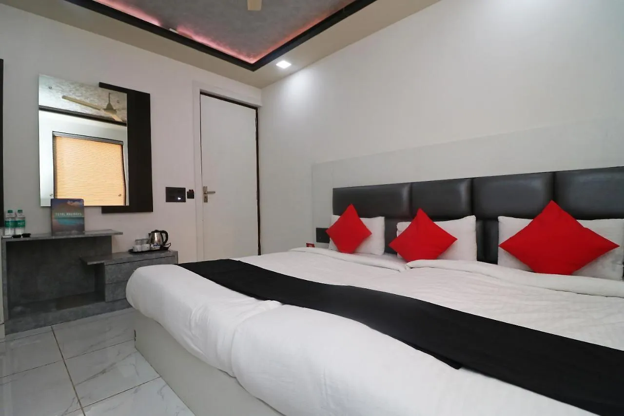 Hotel Grand Sparrow Inn Agra